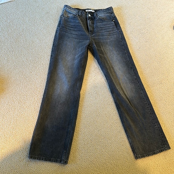 Zara High-Waisted Full Length Z1975 Straight Leg Jeans in Washed Black - Picture 2 of 5